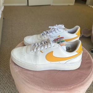 Nike Court Blanc - White Track Red